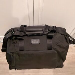 Tumi ALPHA Double Expansion Travel Satchel Duffle Luggage Weekender BLK / BLK